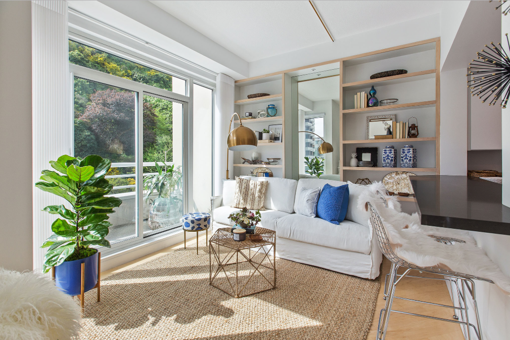 How to Decorate With Small Plants?